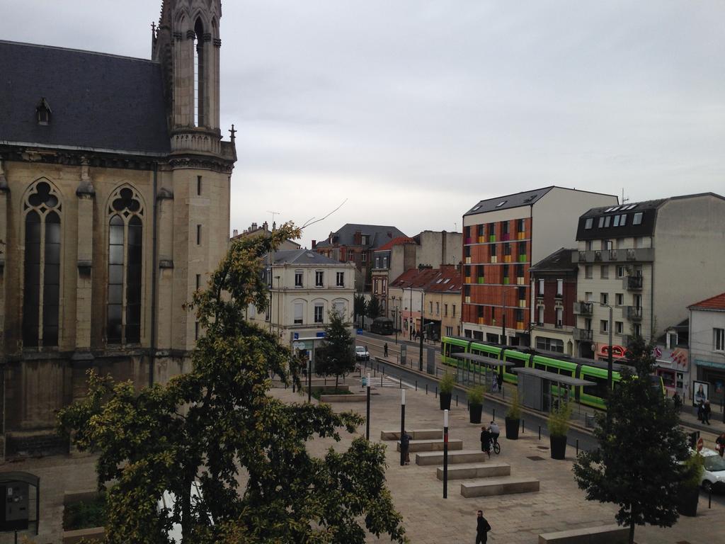 Hotel Le Parisien Reims Exteriör bild
